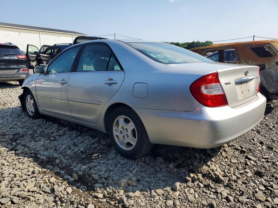 Снимка 2 от търг – 2002 TOYOTA CAMRY с VIN 4T1BF32K82U026523