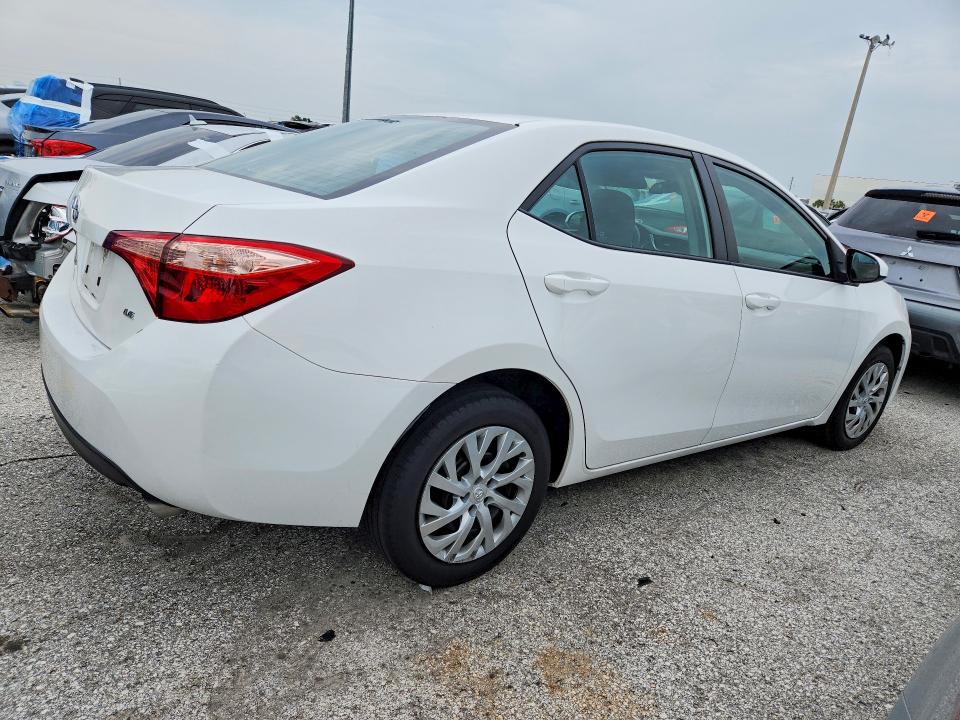 Photo 3 from auction – 2019 TOYOTA COROLLA with VIN 5YFBURHE8KP933638