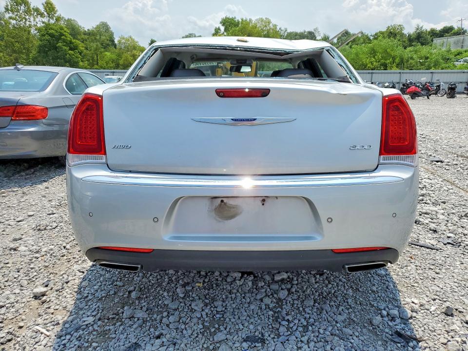 Photo 6 from auction – 2019 CHRYSLER 300 with VIN 2C3CCAKG4KH706234
