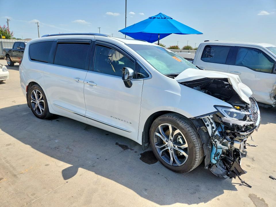 Photo 4 from auction – 2025 CHRYSLER PACIFICA with VIN 2C4RC1PG6SR571296