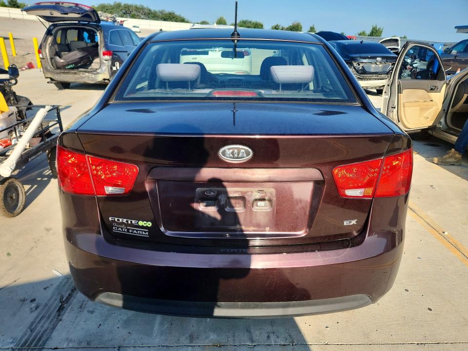 Photo 6 from auction – 2011 KIA FORTE with VIN KNAFU4A20B5444505