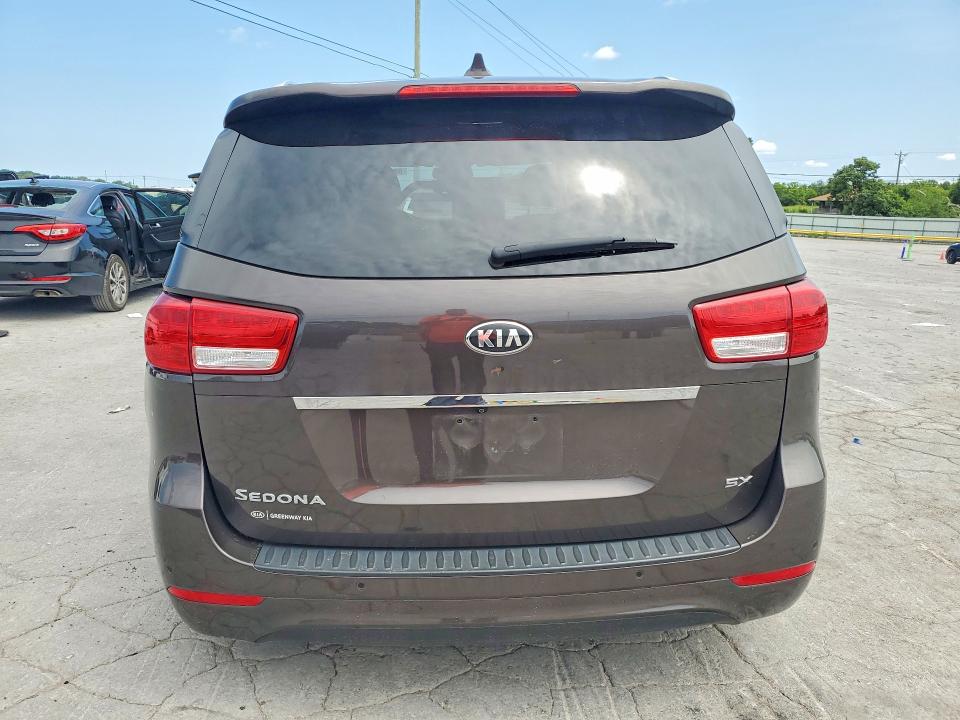 Photo 6 from auction – 2017 KIA SEDONA with VIN KNDMC5C16H6326470