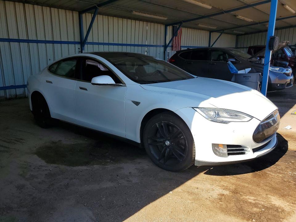 Photo 4 from auction – 2016 TESLA MODEL S with VIN 5YJSA1E2XGF124696