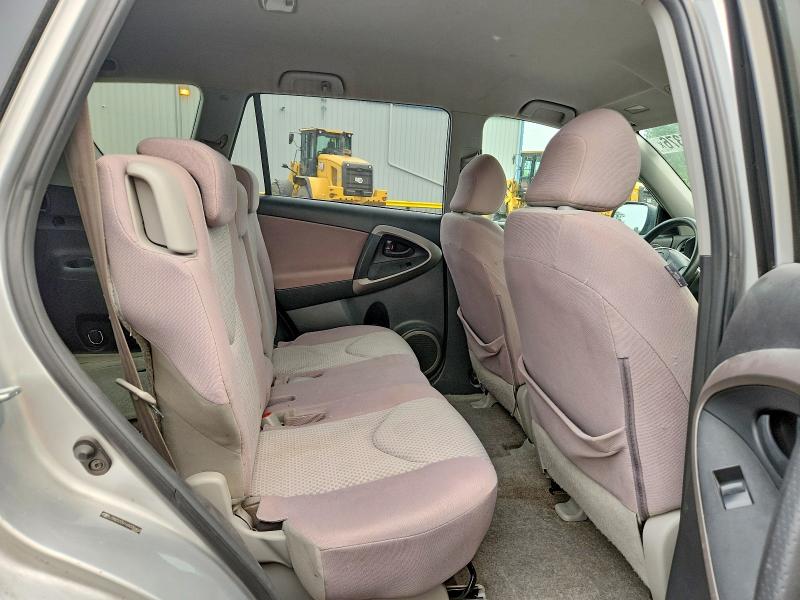 Photo 10 from auction – 2006 TOYOTA RAV4 with VIN JTMZD33V165030463