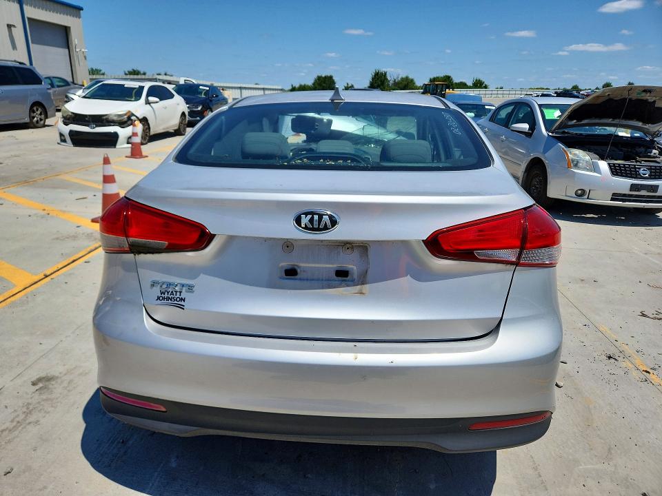 Photo 6 from auction – 2017 KIA FORTE with VIN 3KPFK4A74HE066173