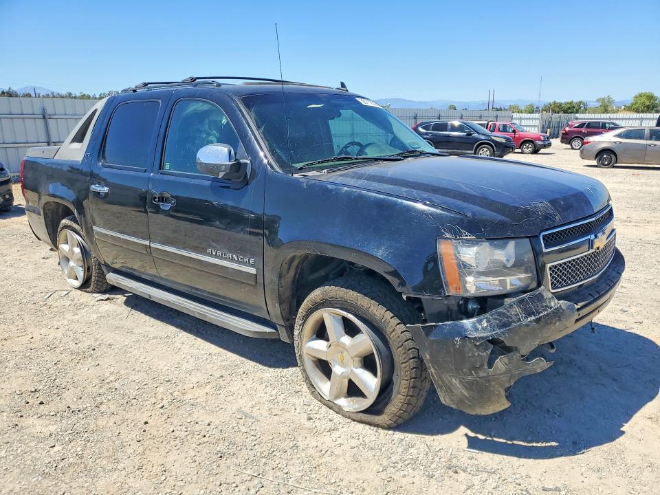 Photo 4 from auction – 2011 CHEVROLET AVALANCHE with VIN 3GNTKGE3XBG110353