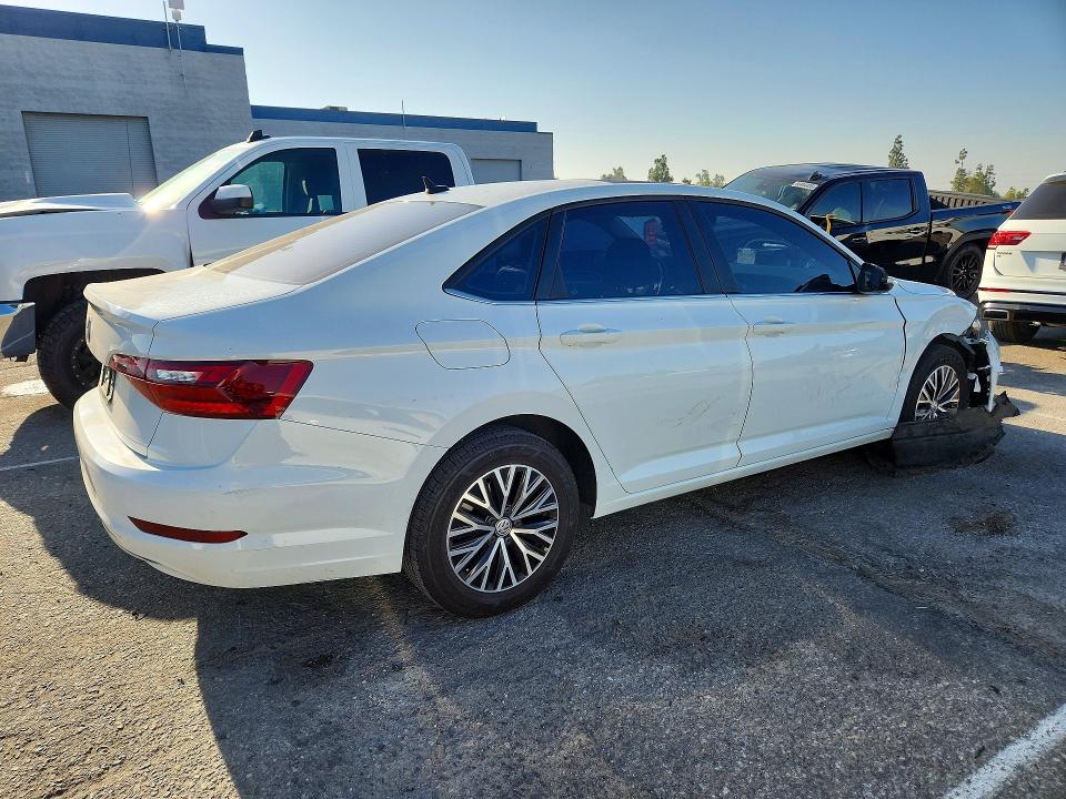 Photo 3 from auction – 2021 VOLKSWAGEN JETTA with VIN 3VWC57BU2MM096382