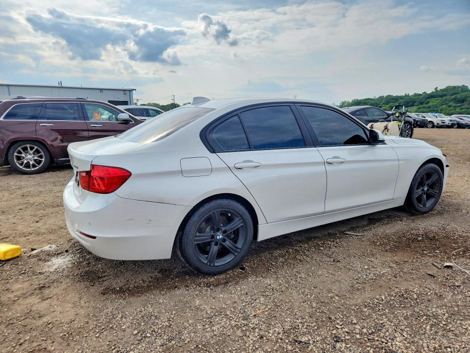 Photo 3 from auction – 2014 BMW 328 with VIN WBA3B5C55EP652572
