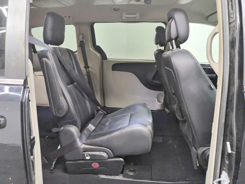Photo 11 from auction – 2016 CHRYSLER TOWN & COUNTRY with VIN 2C4RC1BG4GR112802