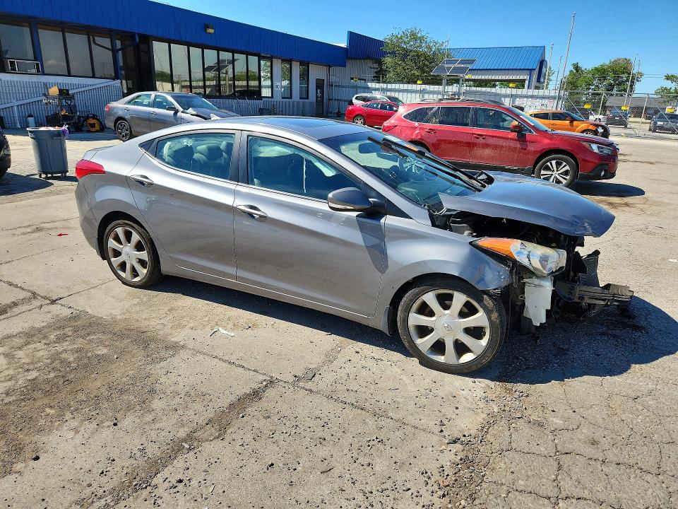 Photo 4 from auction – 2012 HYUNDAI ELANTRA with VIN 5NPDH4AE6CH146955