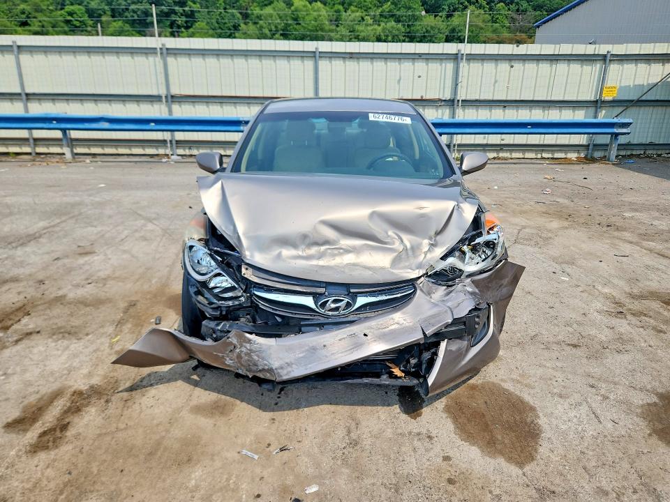 Photo 5 from auction – 2012 HYUNDAI ELANTRA with VIN 5NPDH4AE0CH090737