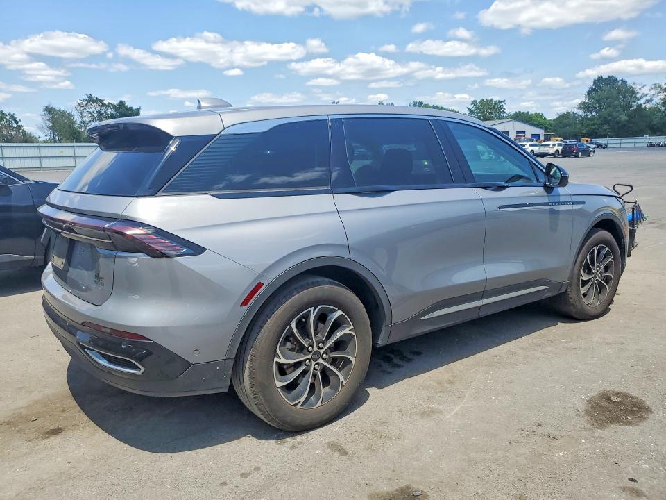 Photo 3 from auction – 2024 LINCOLN NAUTILUS with VIN 5LMPJ8JA5RJ804313