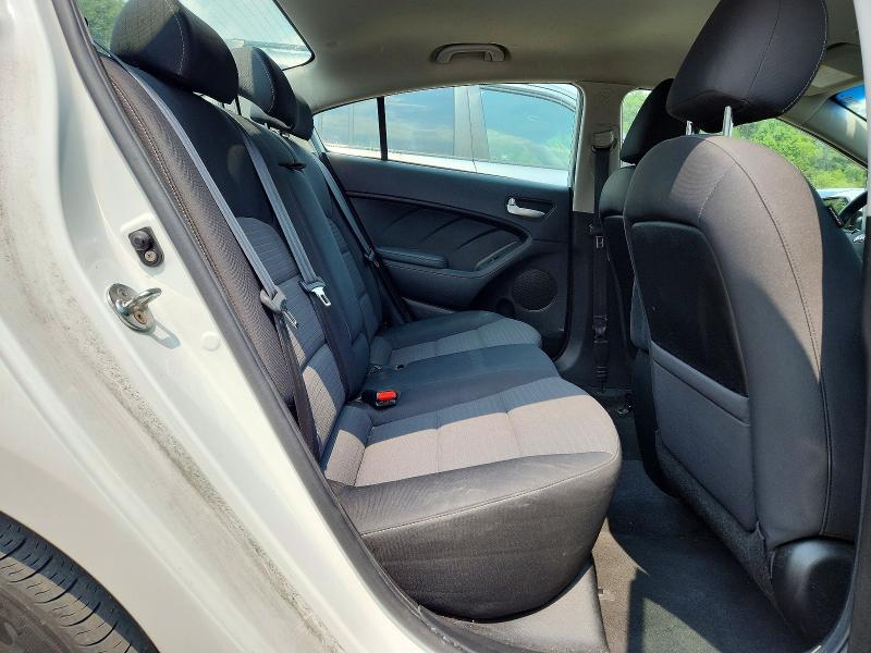 Photo 10 from auction – 2018 KIA FORTE with VIN 3KPFL4A72JE169479