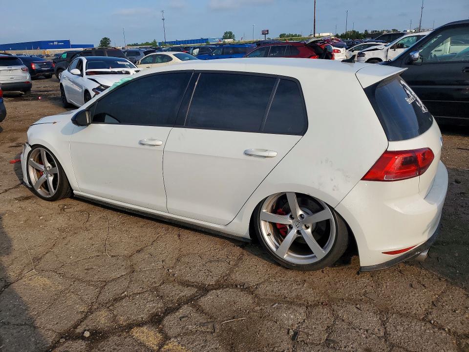 Photo 2 from auction – 2017 VOLKSWAGEN GTI with VIN 3VW447AU6HM067546