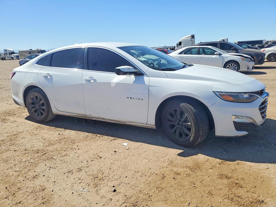 Photo 4 from auction – 2020 CHEVROLET MALIBU with VIN 1G1ZD5STXLF034750