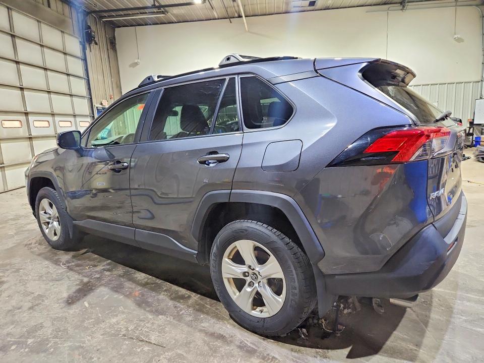 Photo 2 from auction – 2019 TOYOTA RAV4 with VIN JTMP1RFV5KD021098