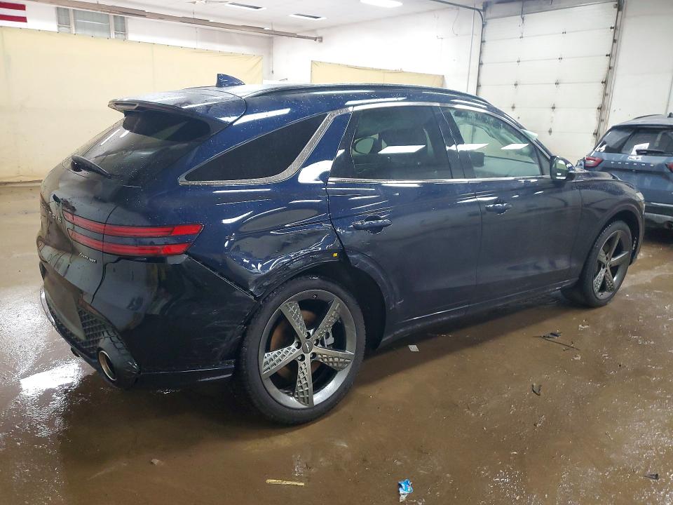 Photo 3 from auction – 2022 GENESIS GV70 with VIN KMUMCDTCXNU057213