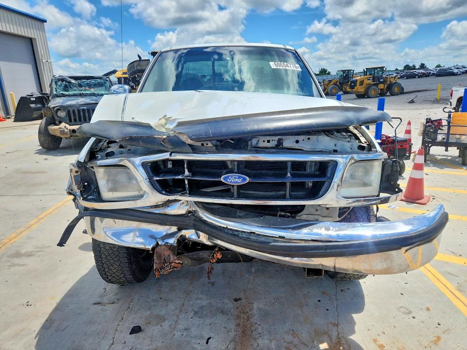 Photo 5 from auction – 2000 FORD F150 with VIN 2FTRX08L9YCA28997