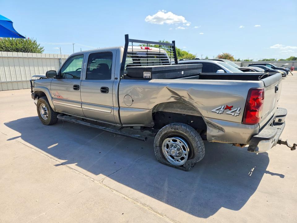 Photo 2 from auction – 2003 CHEVROLET SILVERADO with VIN 1GCHK23113F124129