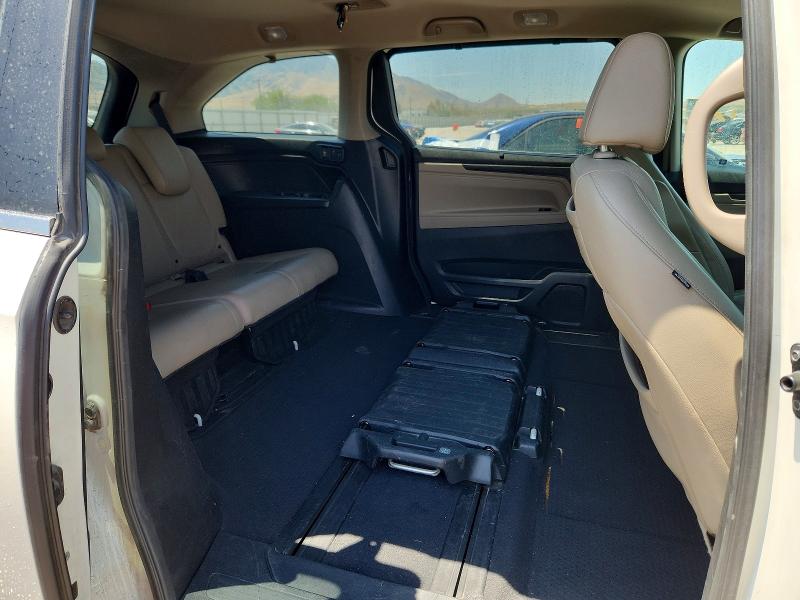 Photo 11 from auction – 2018 HONDA ODYSSEY with VIN 5FNRL6H78JB003945