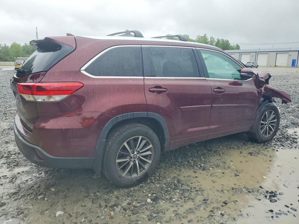 Photo 3 from auction – 2018 TOYOTA HIGHLANDER with VIN 5TDJZRFH2JS840193