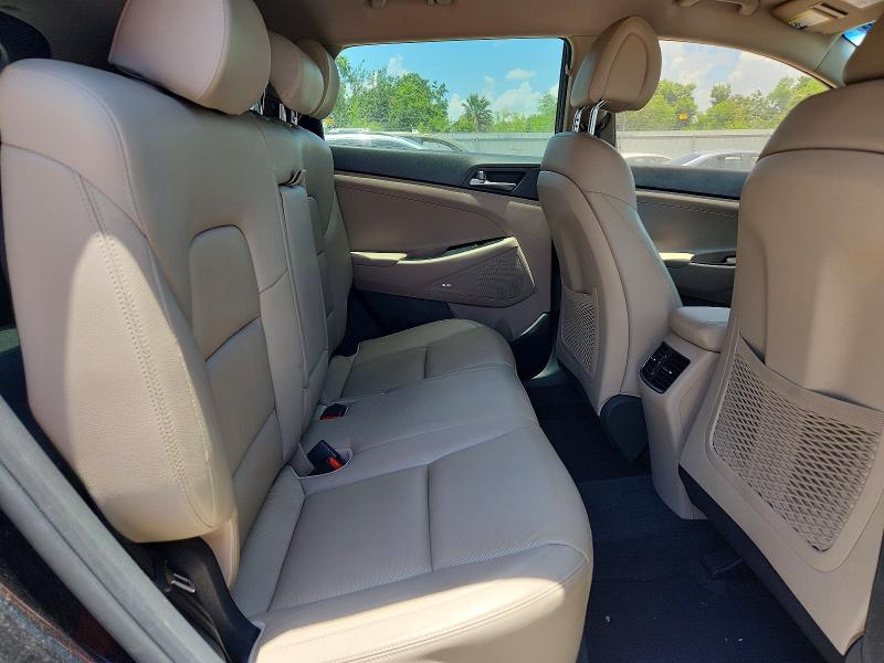 Photo 10 from auction – 2017 HYUNDAI TUCSON with VIN KM8J33A41HU480533