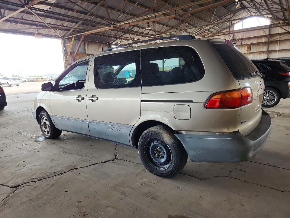 Photo 2 from auction – 2000 TOYOTA SIENNA with VIN 4T3ZF13C5YU268342
