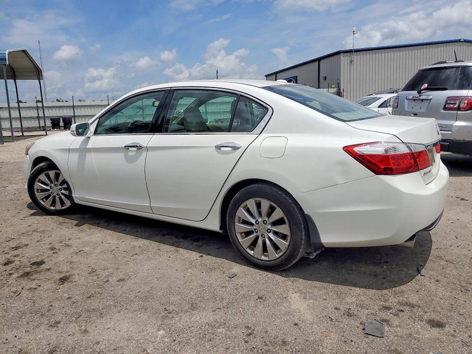 Photo 2 from auction – 2015 HONDA ACCORD with VIN 1HGCR3F8XFA007124