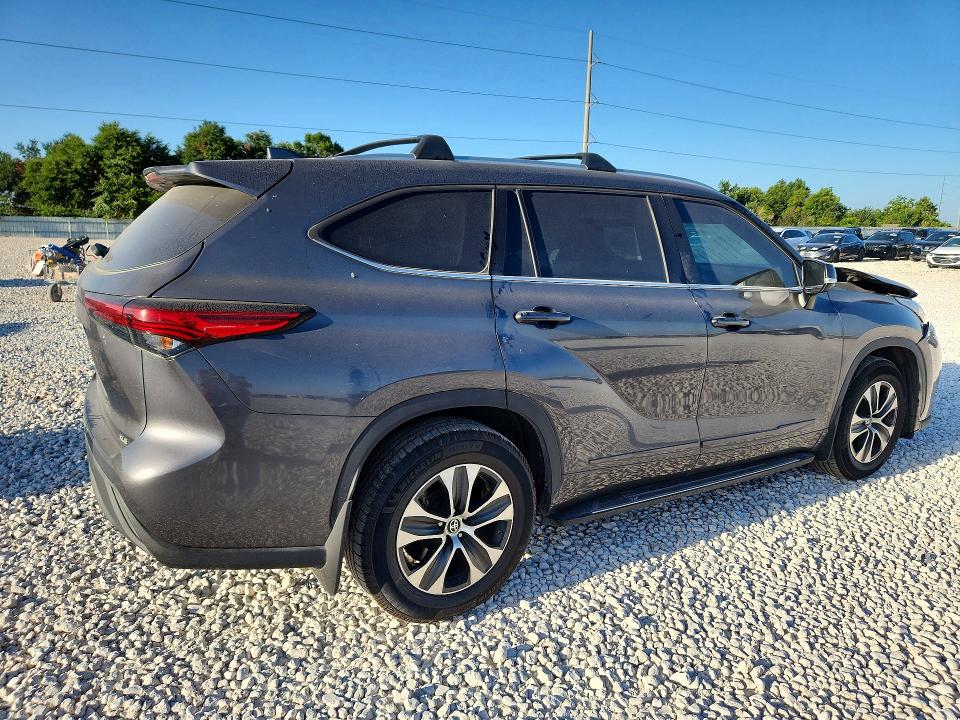 Photo 3 from auction – 2021 TOYOTA HIGHLANDER with VIN 5TDGZRAH4MS031445