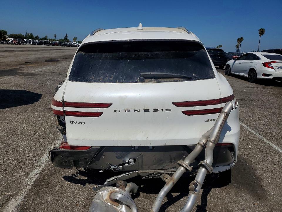 Photo 6 from auction – 2026 GENESIS GV70 with VIN KMUMADTB8TU273295