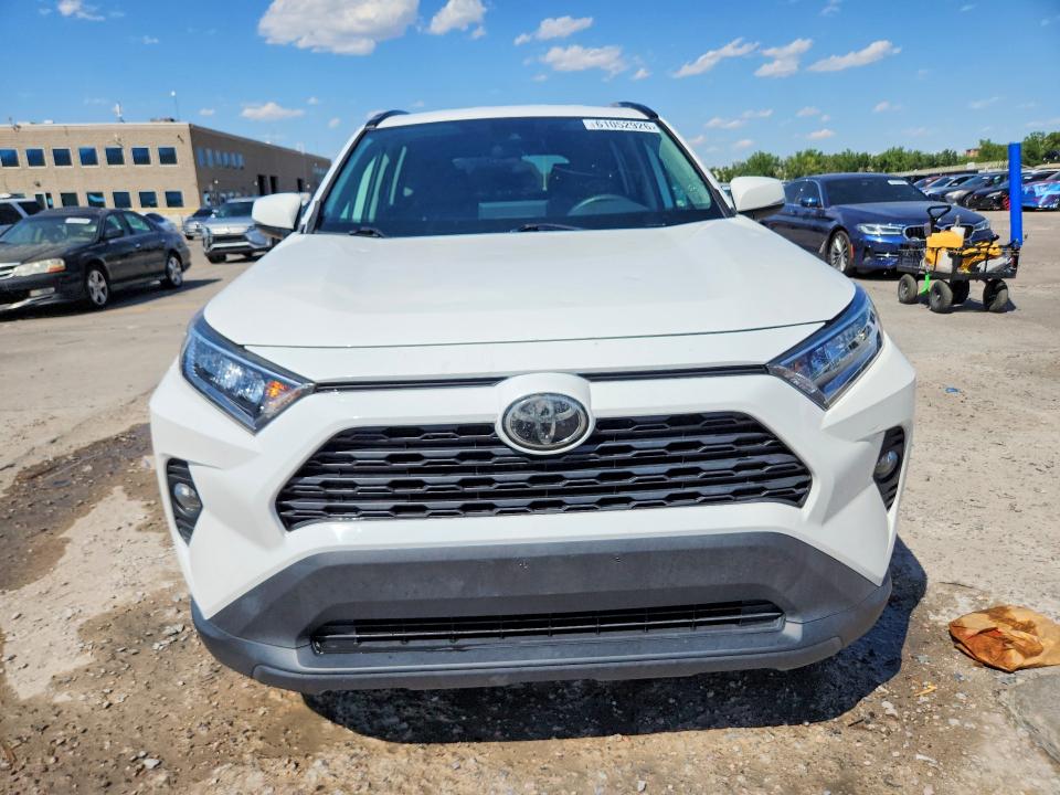 Photo 5 from auction – 2021 TOYOTA RAV4 with VIN 2T3P1RFV3MC143059