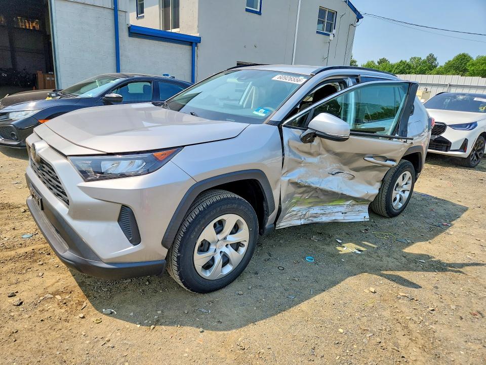 TOYOTA RAV4 2021 with VIN 2T3G1RFV5MW152506 - Photo from auction