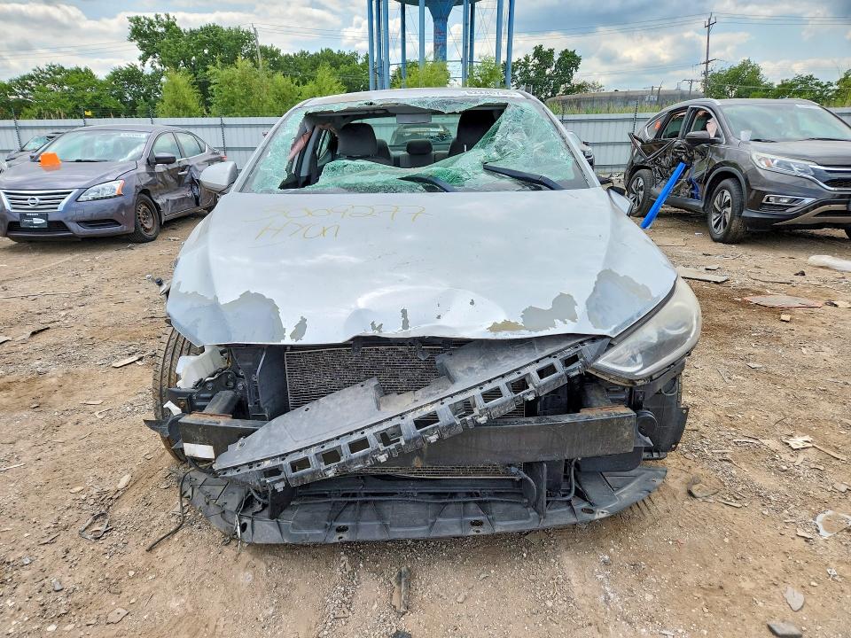 Photo 5 from auction – 2017 HYUNDAI ELANTRA with VIN 5NPD74LF5HH178053