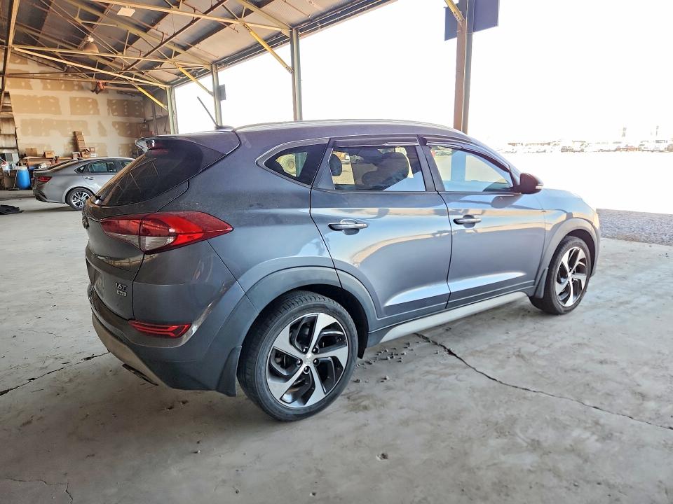 Photo 3 from auction – 2017 HYUNDAI TUCSON with VIN KM8J3CA27HU429858