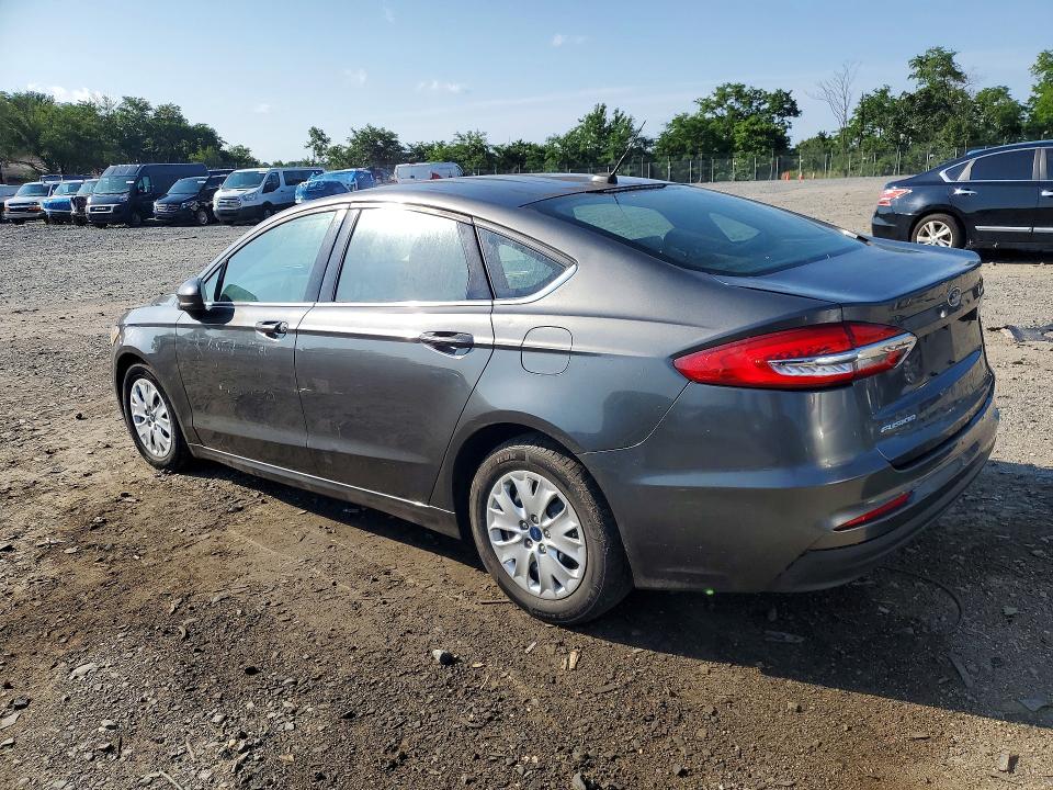 Photo 2 from auction – 2019 FORD FUSION with VIN 3FA6P0G70KR281105
