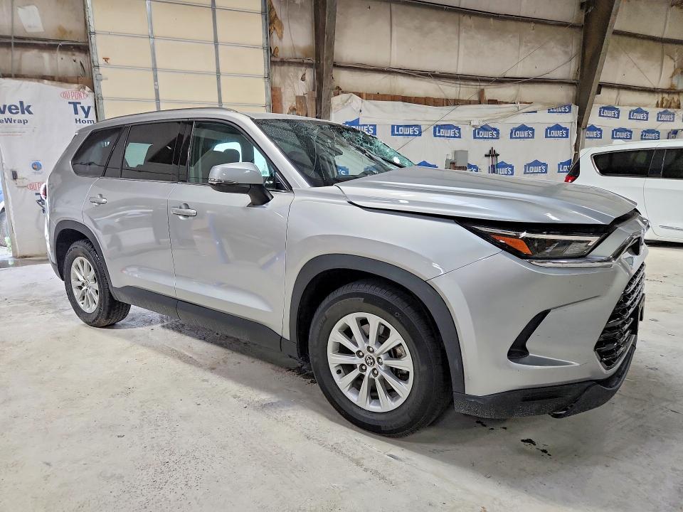 Photo 4 from auction – 2024 TOYOTA GRAND HIGHLANDER with VIN 5TDAAAA59RS017584
