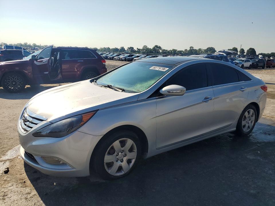 HYUNDAI SONATA 2013 مع رقم تعريف المركبة 5NPEC4AB7DH809234 - صورة من المزاد