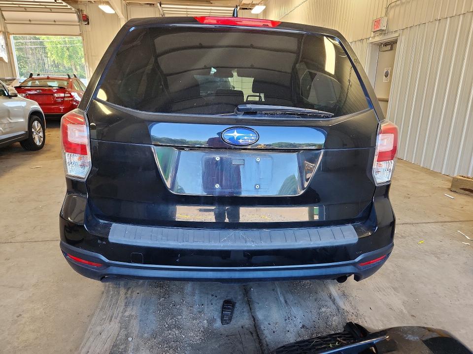 Photo 6 from auction – 2017 SUBARU FORESTER with VIN JF2SJAAC0HG583162