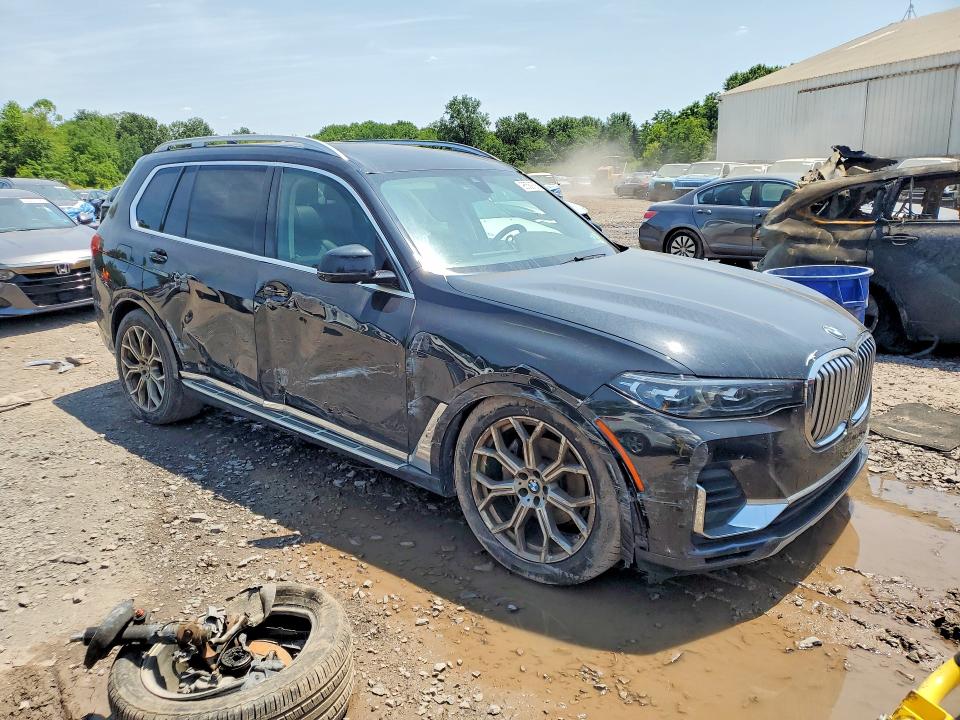 Photo 4 from auction – 2021 BMW X7 with VIN 5UXCW2C00M9F67427