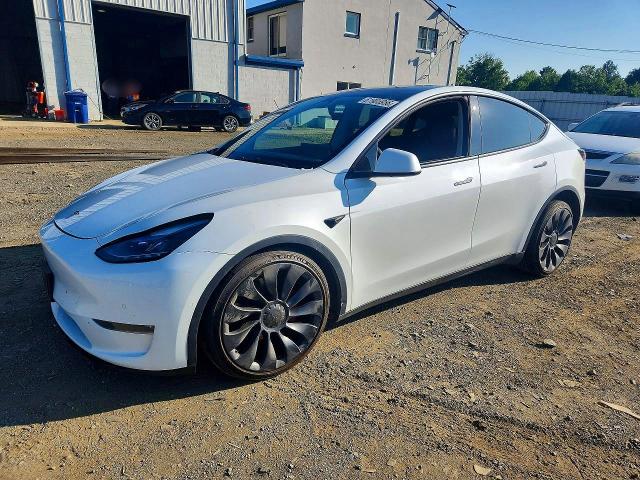 TESLA MODEL Y 2022 с VIN 7SAYGDEF9NF377716 - Снимка от търг