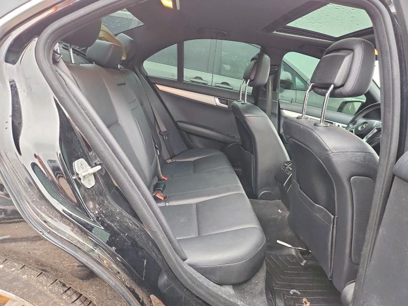 Photo 10 from auction – 2014 MERCEDES-BENZ C with VIN WDDGF8AB1EG158993