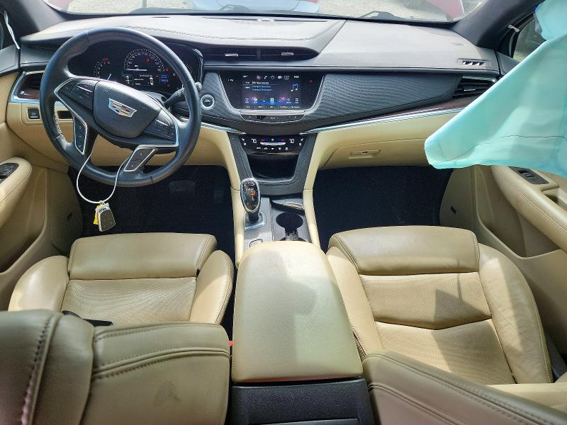 Photo 8 from auction – 2017 CADILLAC XT5 with VIN 1GYKNCRS9HZ114483