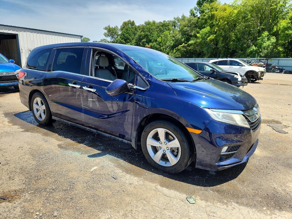 Photo 4 from auction – 2018 HONDA ODYSSEY with VIN 5FNRL6H79JB111703