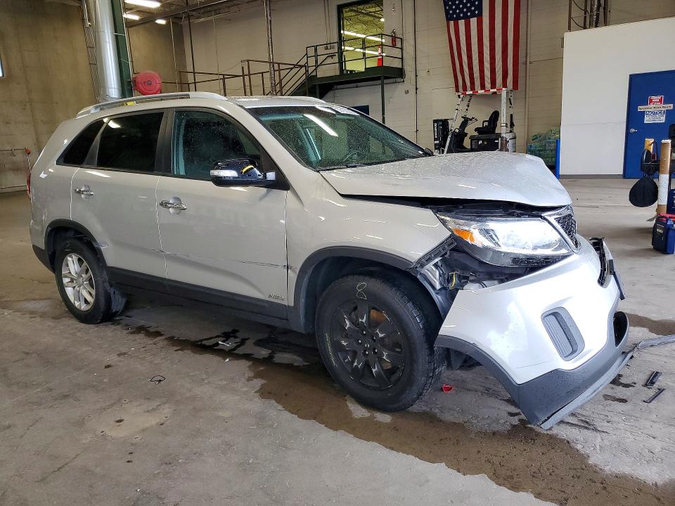 Photo 4 from auction – 2015 KIA SORENTO with VIN 5XYKTDA7XFG606430