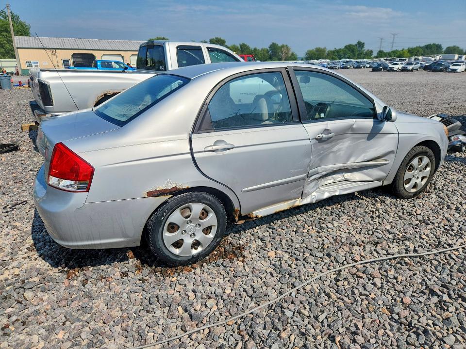 Photo 3 from auction – 2007 KIA SPECTRA with VIN KNAFE121575377862
