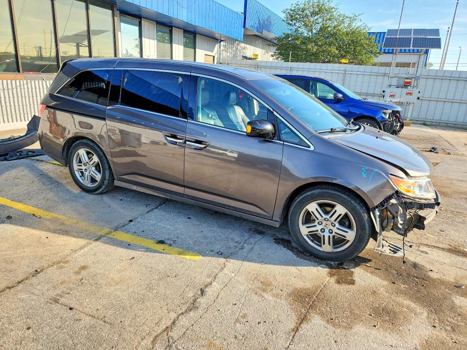 Photo 4 from auction – 2011 HONDA ODYSSEY with VIN 5FNRL5H95BB075246