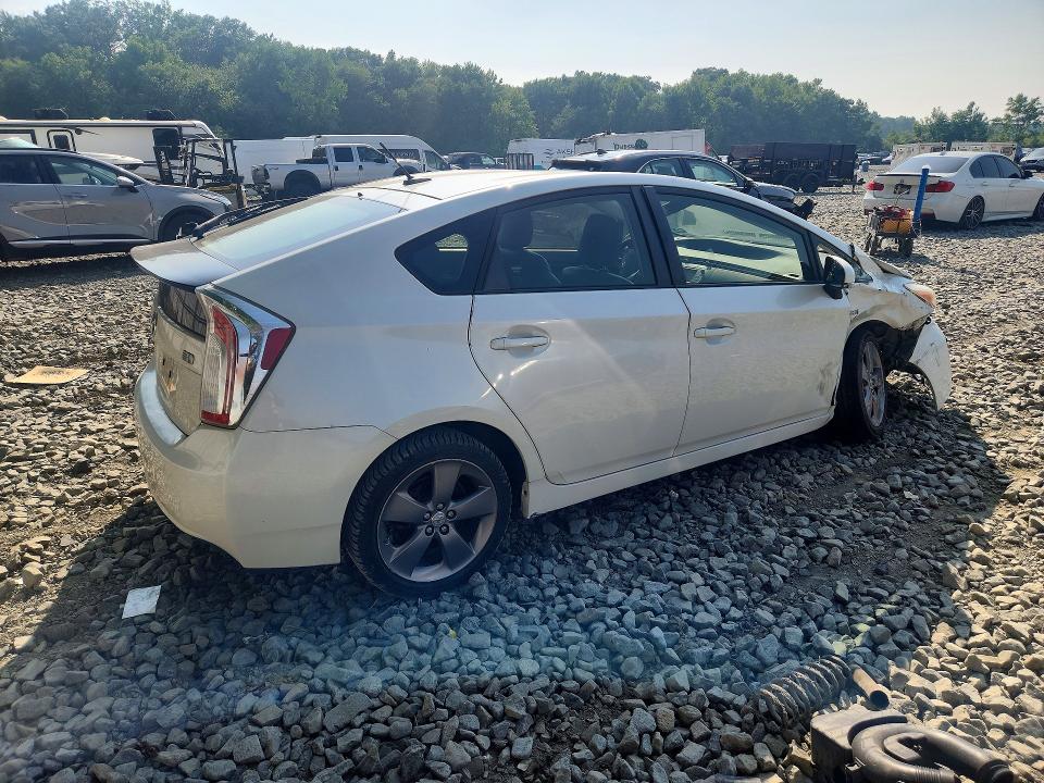 Photo 3 from auction – 2015 TOYOTA PRIUS with VIN JTDKN3DU3F0407490