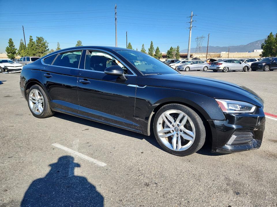 Photo 4 from auction – 2019 AUDI A5 with VIN WAUANCF52KA044120