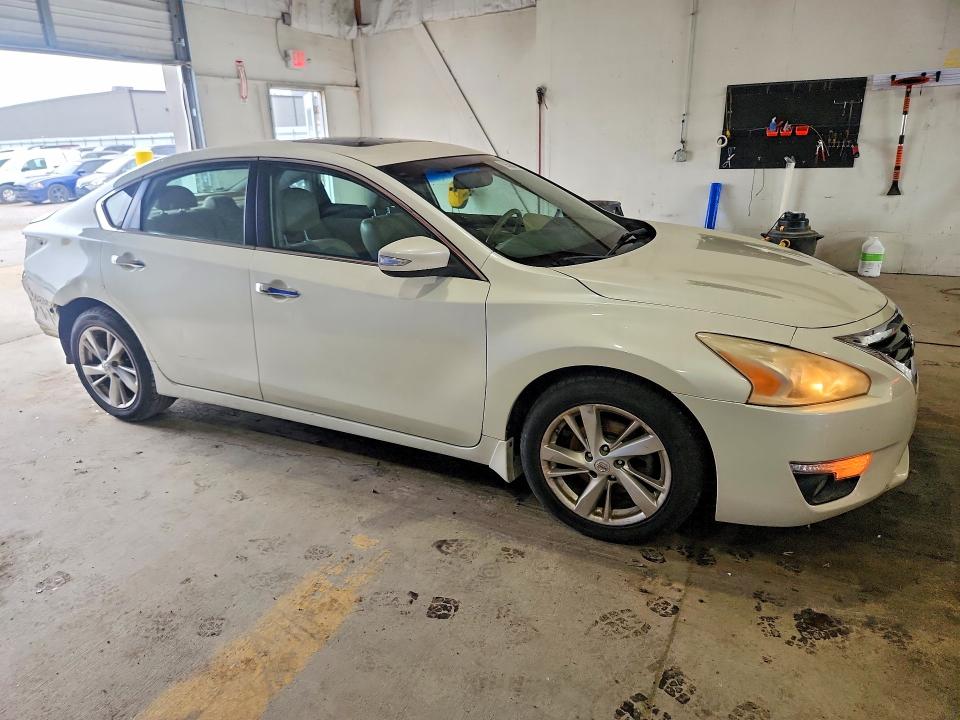 Photo 4 from auction – 2015 NISSAN ALTIMA with VIN 1N4AL3AP9FC136150