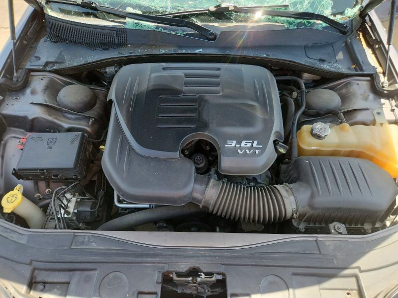 Photo 11 from auction – 2014 CHRYSLER 300 with VIN 2C3CCAAG0EH376193